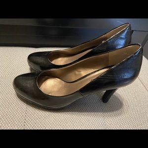 Heels. Ladies Size 10 Black Heels.